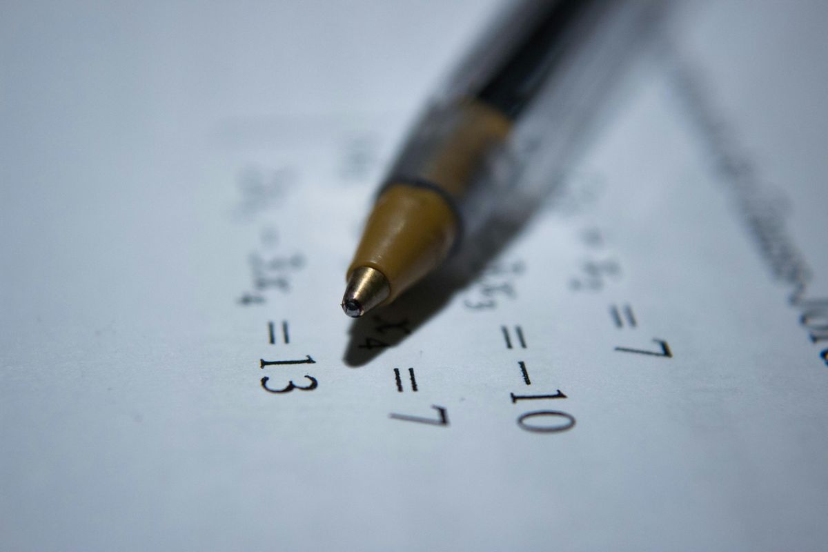 Probabilistic Programming: When Uncertainty Becomes a Feature, Not a Bug